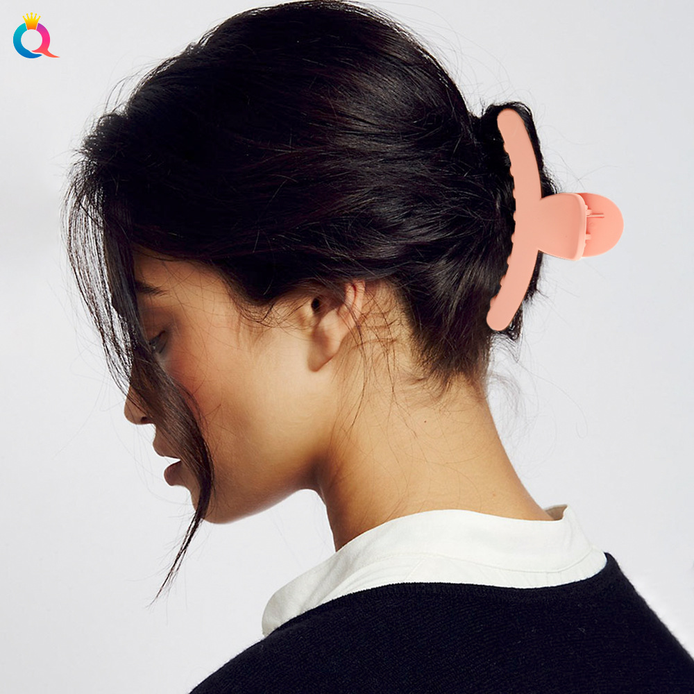 Qiyue Korean version cream-colored hair clipper, sweet and cute girl's back head clip, shark clip hair accessory wholesale details Picture