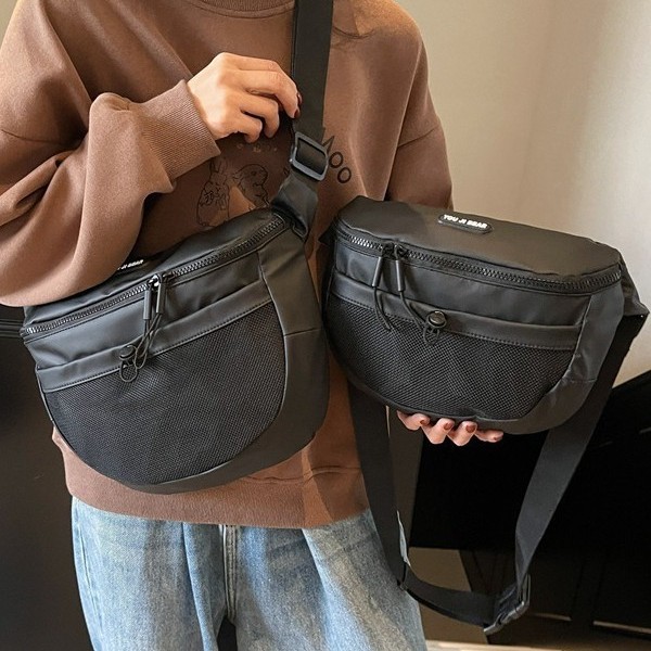 The 2025 new Korean version large-capacity women's crossbody bag, a trendy and versatile single-shoulder bag with a cool style full figure
