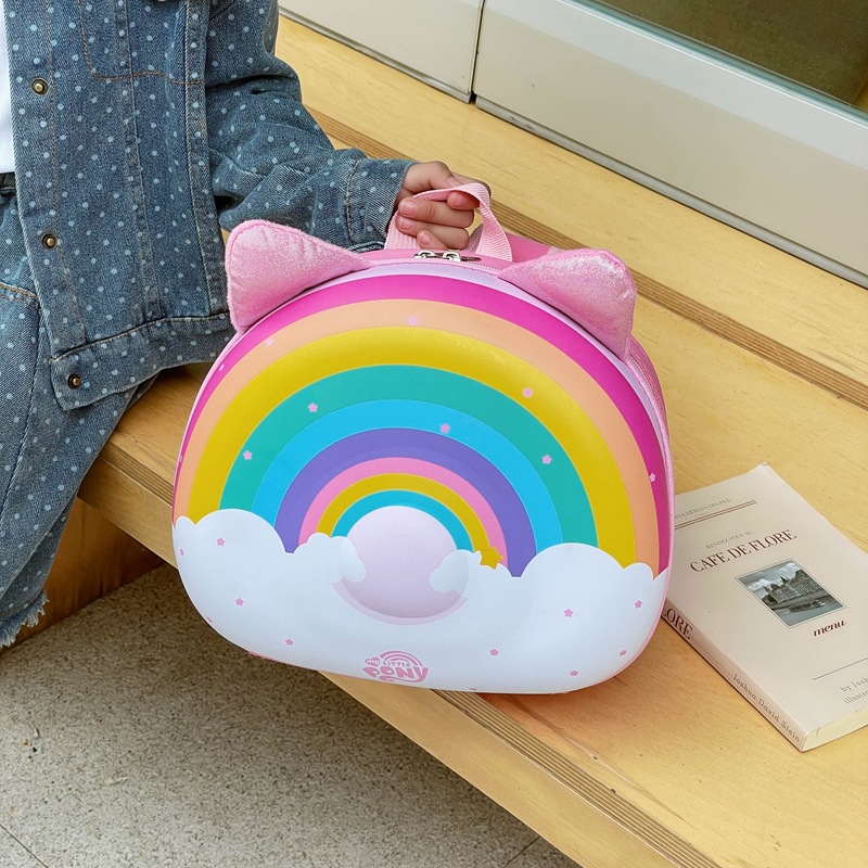 Cross-border Kindergarten Unicorn Glowing Schoolbag for 3-5 years Old Girls, Eggshell Bag, Cartoon Super Cute Girl Double Rainbow Bag Application Scenario