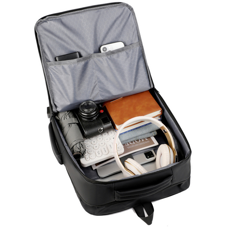 A new cross-border men's backpack, a trendy and fashionable multi-functional travel bag, water-resistant, business and leisure computer backpack Application Scenario