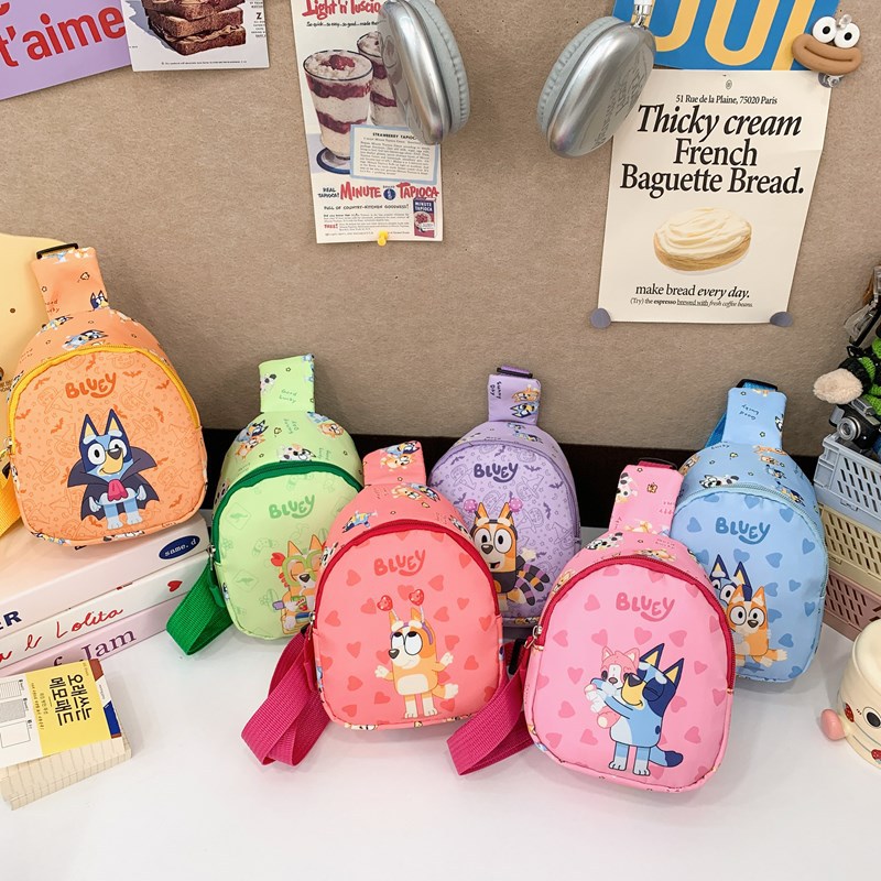 New children's bags, cartoon coin bags for boys and girls, outdoor trendy crossbody bags, and casual chest bags for kindergarten babies full figure