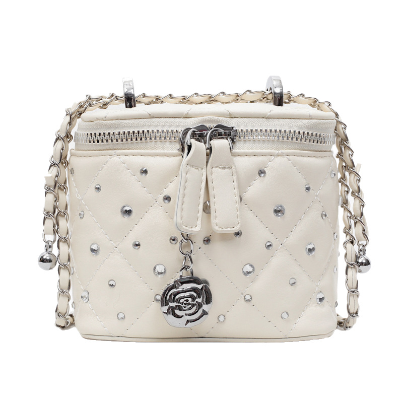 2025 New trendy French niche individuality mini box bag, fashionable diamond-encrusted trendy chain single-shoulder crossbody bag Item Picture