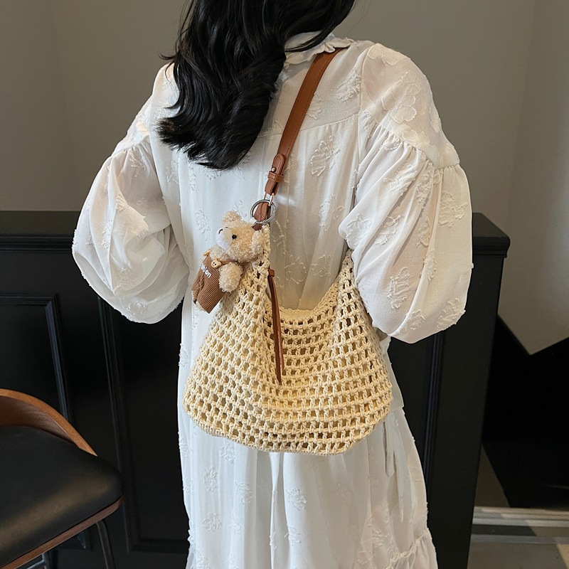 2025 New summer casual straw woven large-capacity underarm bag, a women's forest-style artistic and laid-back single-shoulder crossbody bag Specification drawing