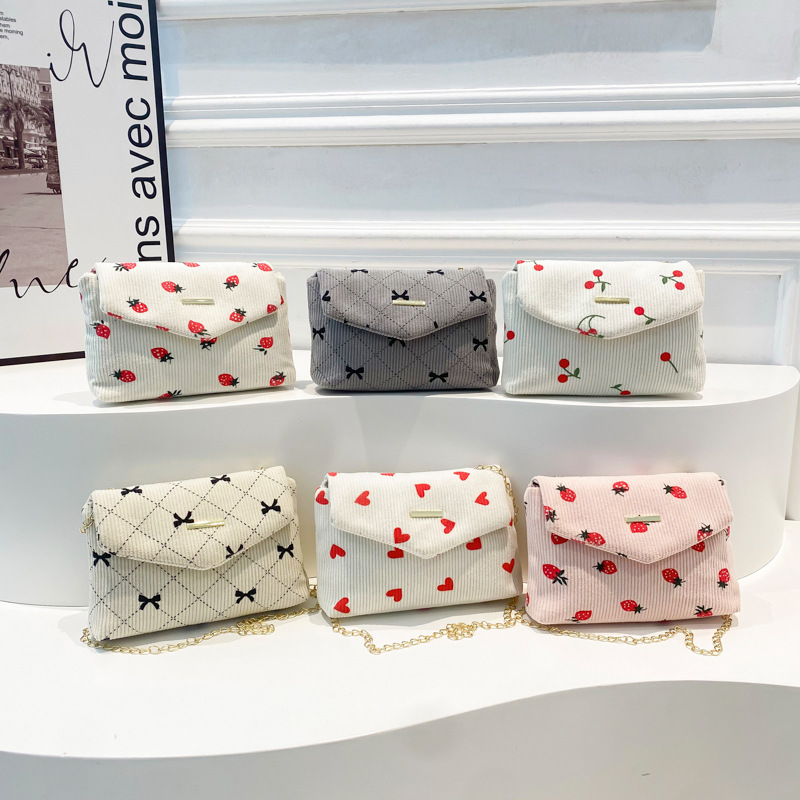 New crossbody bag, fashionable and stylish handbag, large-capacity storage bag, travel and leisure backpack, crossbody bag Application Scenario