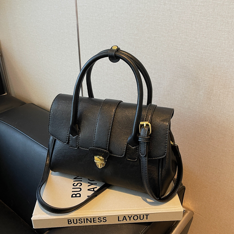 High-end and fashionable handbag 2025 New Korean style trendy and versatile small square bag simple and casual single-shoulder bag details Picture