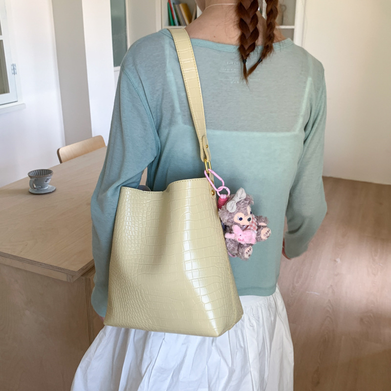 Retro and fashionable stone-patterned large-capacity bucket bag for women, 2025 new style, versatile and high-end casual single-shoulder crossbody bag Specification drawing