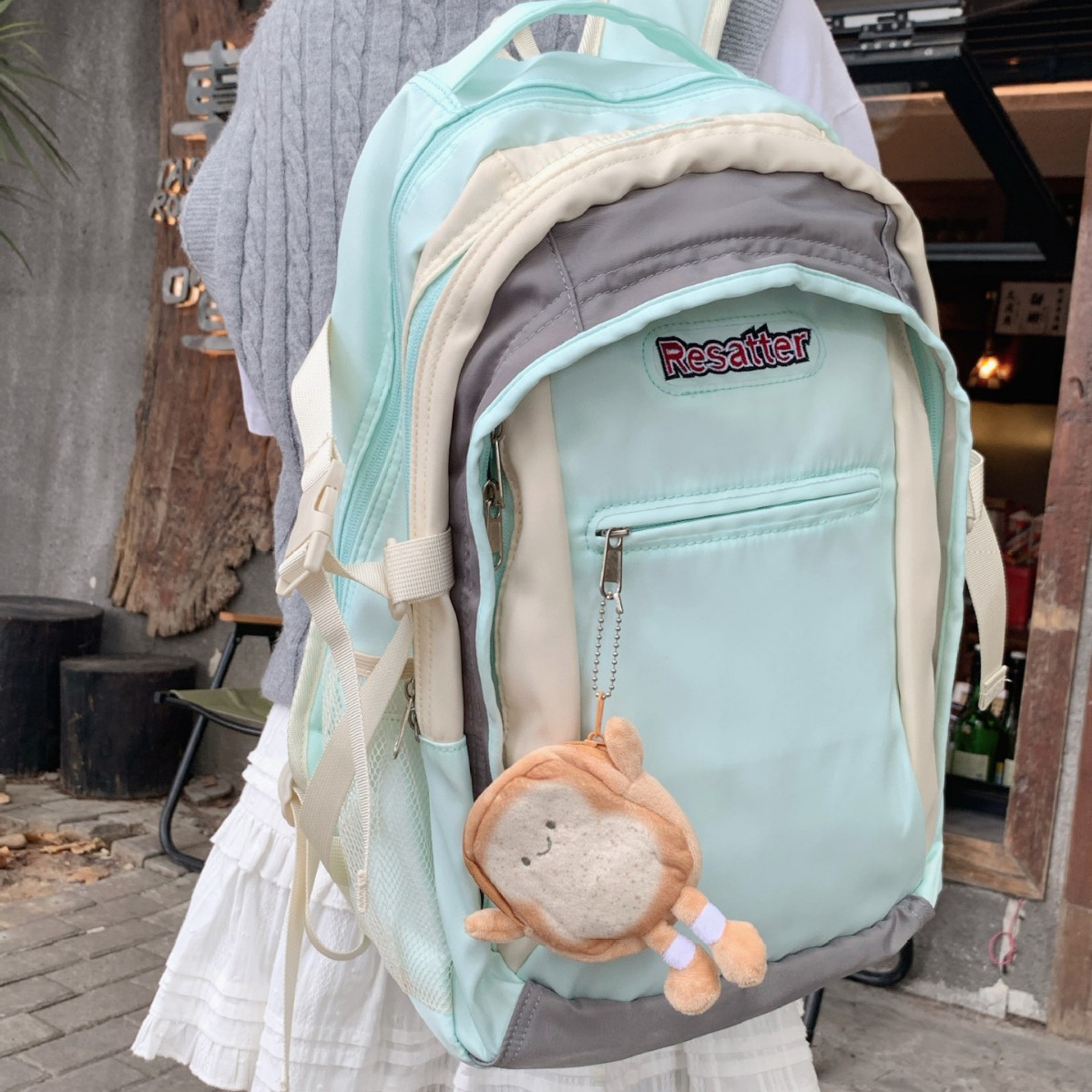 Japanese-style Harajuku mint green schoolbag for girls' high school students, large-capacity color-blocking fresh backpack, casual student backpack Application Scenario