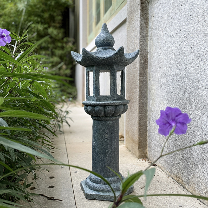 Outdoor solar garden lamps, ancient-style Zen, Japanese stone pagoda decorative resin craft ornaments, garden garden lamps Application Scenario