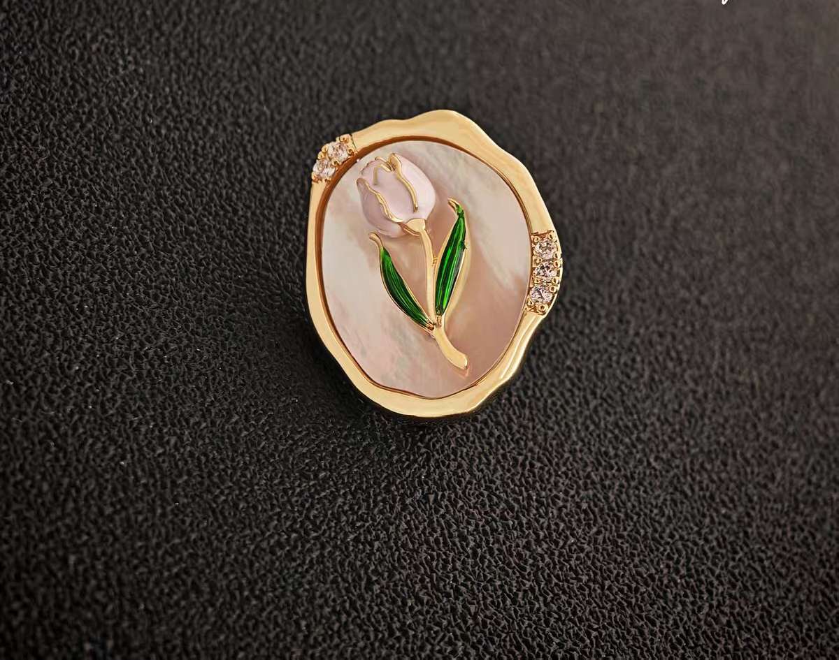 High-end and exquisite tulip mother-of-pearl brooch with anti-glare neckline Specification image