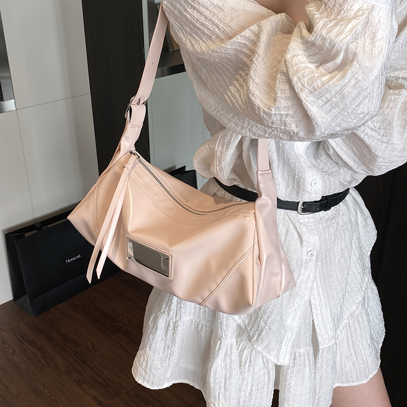 Stylish and casual underarm bag for women, 2025 new style simple single-shoulder pillow bag, high-end soft leather crossbody bag details Picture