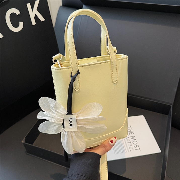 Cross-border flower mobile phone bag for women 2025 Summer, new fashionable hand-held bucket bag, versatile shoulder bag, bestseller crossbody bag full figure