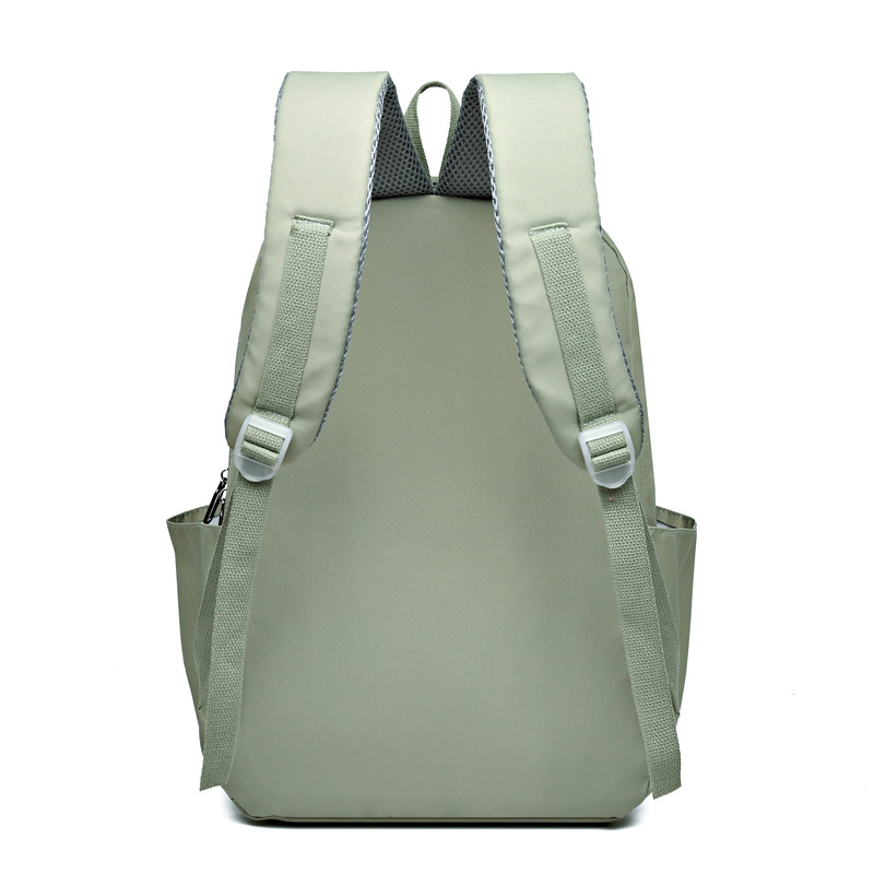 A new, simple and trendy, multi-purpose, fashionable travel bag for women, with a high-quality and large-capacity schoolbag for junior and senior high school students Application Scenario