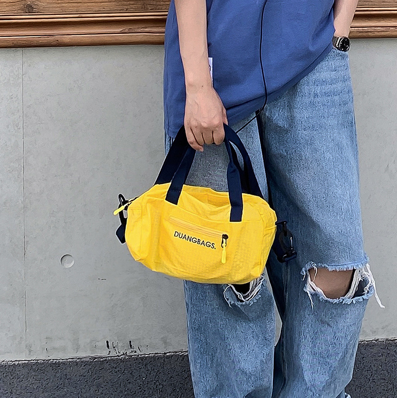 This is a simple and casual casual portable travel bag for men and women. It is durable and fashionable Specification drawing