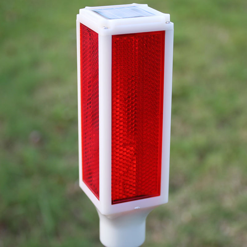 Outdoor solar-powered barrier lights, benchmark lights, warning lights, traffic road obstacle lights, lawn LED strobe lights, signal lights Specification drawing