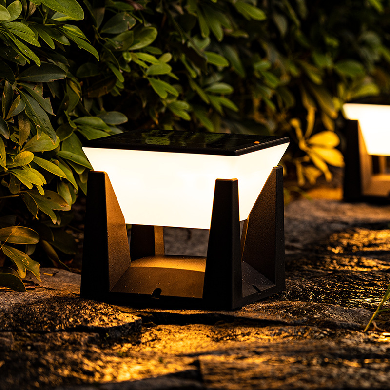 Cross-border foreign trade new solar outdoor waterproof courtyard villa storefront fence fence fence wall lawn column head lamp Application Scenario