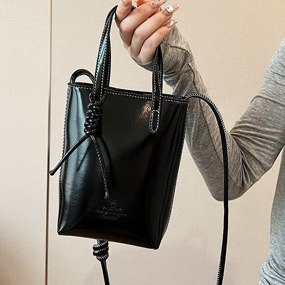 Ladies' small square bag, retro mini single-shoulder bag, cute and fresh Japanese and Korean macaron vertical key change crossbody bag details Picture