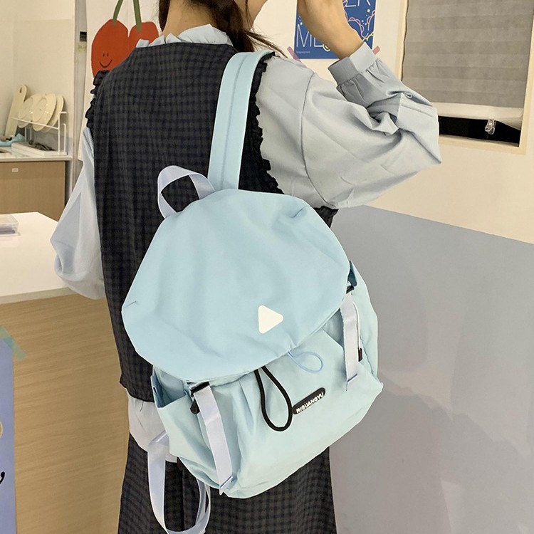 New water-resistant and simple student backpack, a bestseller for women. Solid color and niche design, Korean-style backpack Application Scenario