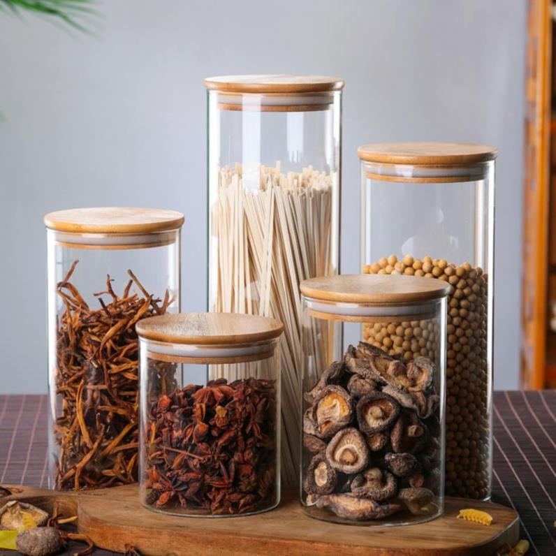 High borosilicate glass storage tanks, transparent candy and tea jars, seasoning sealed jars, five-grain and miscellaneous candy storage jars full figure