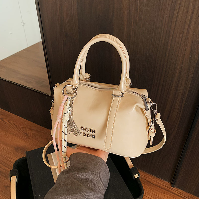 Korean retro and trendy hand-held small square bag 2025 new solid color single-shoulder bag, high-end and elegant crossbody women's bag Specification drawing