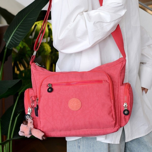 Solid-color simple monkey bag, urban large-capacity single-shoulder crossbody women's bag, waterproof nylon multi-compartment lightweight and fashionable bag Specification drawing