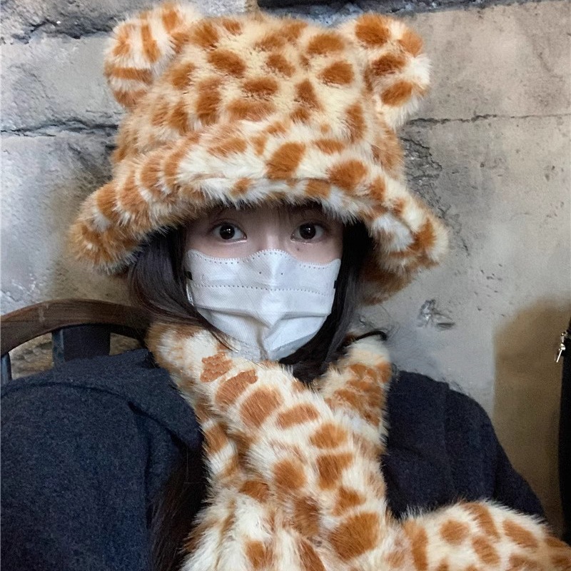 2024 New style scarf, cartoon leopard print puppy plush scarf, student cycling neck protection, cold protection and warmth, fleece scarf details Picture