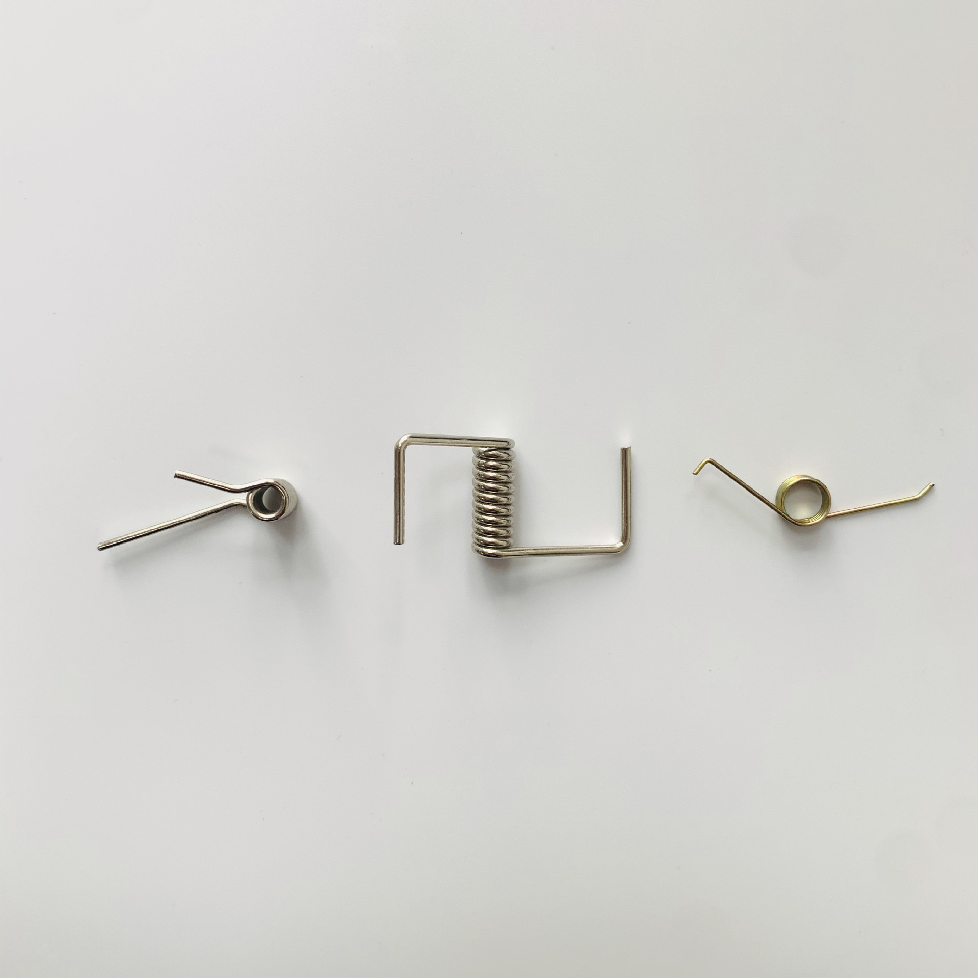 Stainless steel torsion spring toy clip equipment, double torsion spring bicycle, piano steel return special-shaped torsion spring Specification drawing