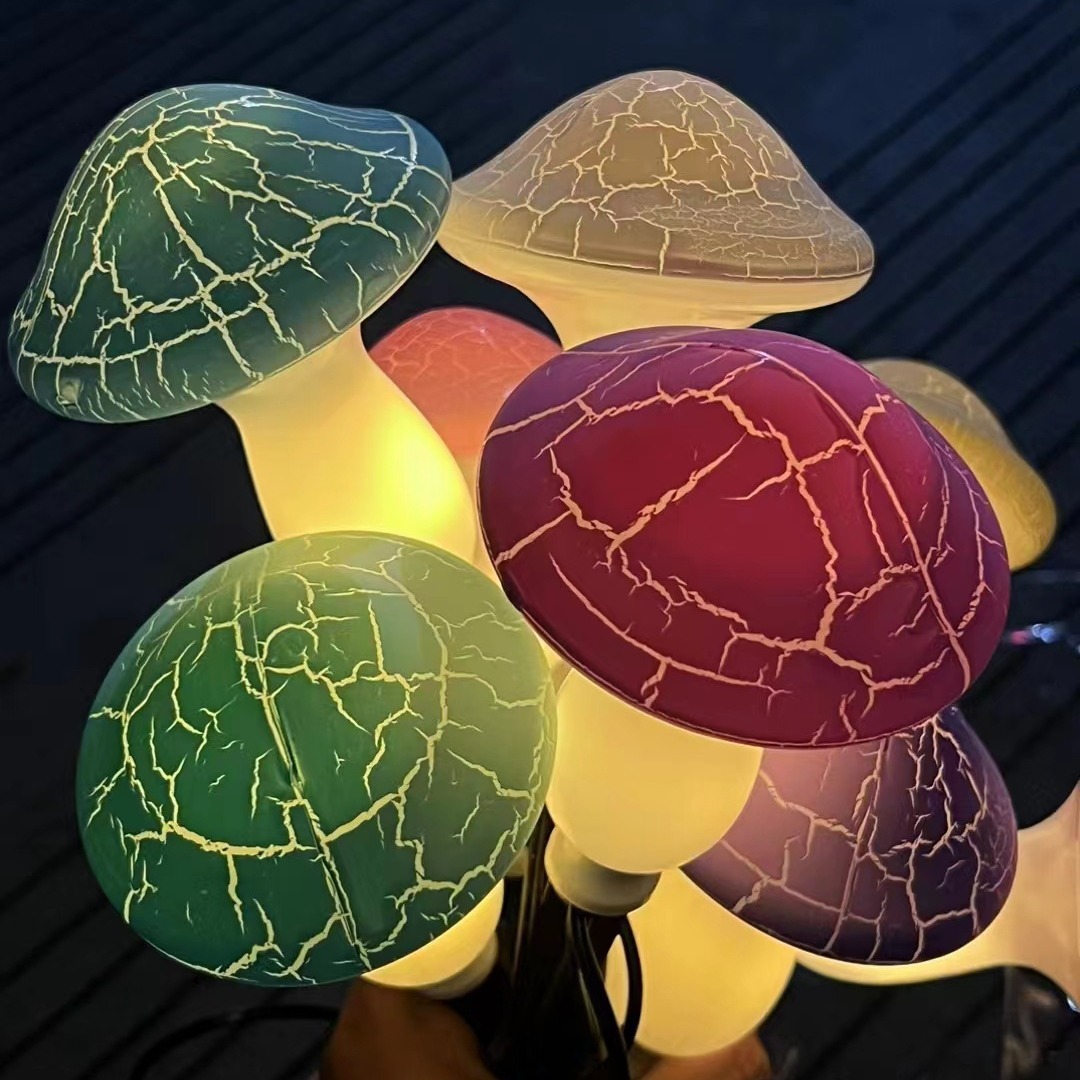 New solar-powered outdoor colored mushroom garden lamp, waterproof and sun-proof garden decorative lamp, cracked mushroom lawn lamp details Picture