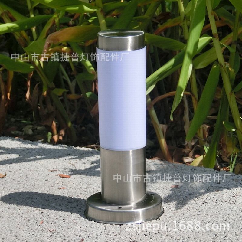 Lawn lamp 201 Lawn lamp, courtyard street lamp, garden villa landscape lamp, outdoor household greening lamp, grassland lamp full figure