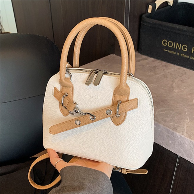 Korean-style high-end hand-held shell bag 2025 new style, fashionable and versatile single-shoulder bag, stylish and light luxury crossbody bag full figure