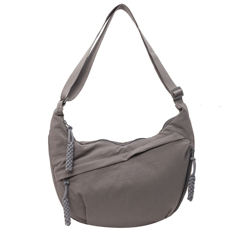 Nylon canvas crossbody bag for women with large capacity 2024 new style simple and lightweight single-shoulder bag for sports and fitness, dumpling bag Item Picture