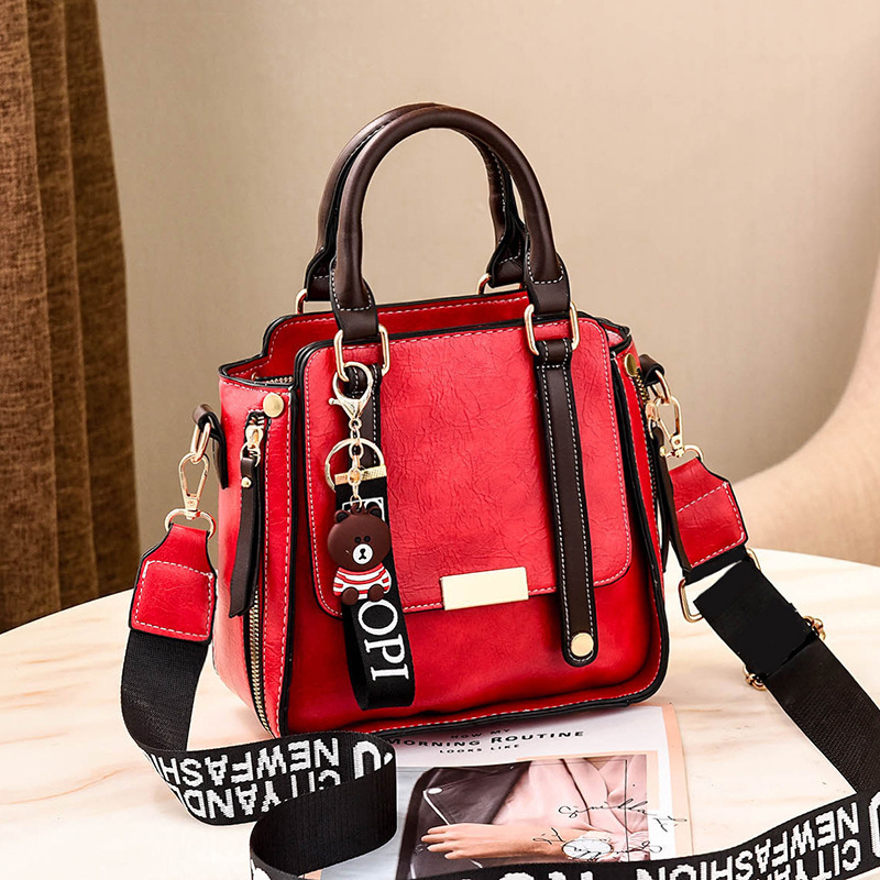 Factory wholesale bags 2022 new retro style women's simple single-shoulder crossbody handbag, women's bags, foreign trade consignment full figure