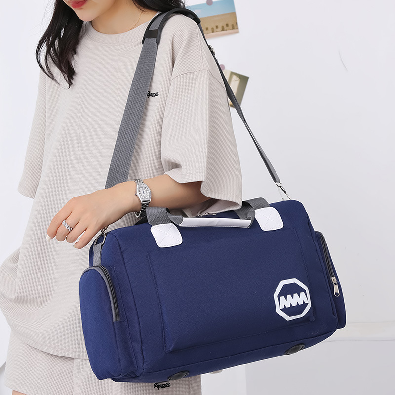 Fitness bag, water-resistant hand-held large-capacity travel bag, short-distance luggage bag, storage bag, lightweight travel bag, storage Specification drawing