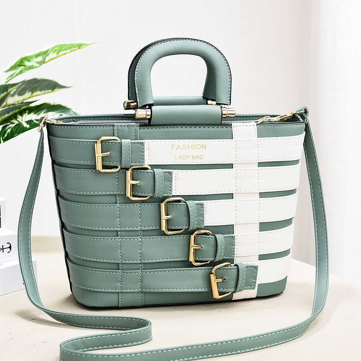 Women's bag 2020 New style, Korean version, sweet and fashionable women's bag, crossbody single-shoulder handbag, factory direct sales full figure