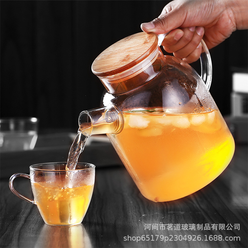 Large-capacity high borosilicate glass cold water bottle, household and dining room glass cold water bottle, wooden lid with handle, juice bottle full figure