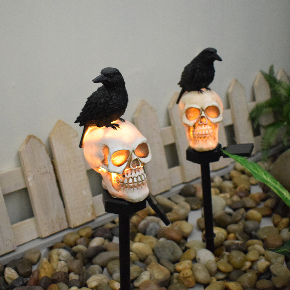 New solar lamp resin courtyard decoration Halloween Crow outdoor waterproof garden plug-in landscape lamp details Picture