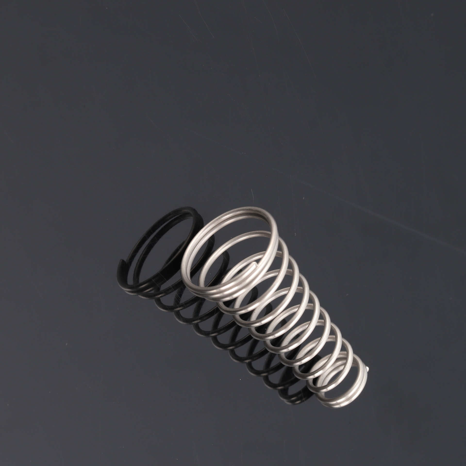 Wholesale of high-temperature resistant stainless steel compression springs for electrical valves, valves, automobiles, medical devices and toys Application Scenario