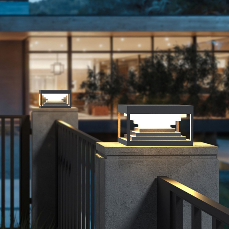 Outdoor lights, waterproof column lights, courtyard lights, outdoor fence villa column lights, square door stack lights, solar column head lights details Picture