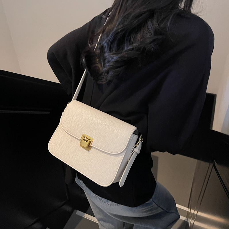 High-end retro and fashionable small square bag for women, 2025 new style, niche and stylish crossbody bag, versatile single-shoulder underarm bag Specification drawing
