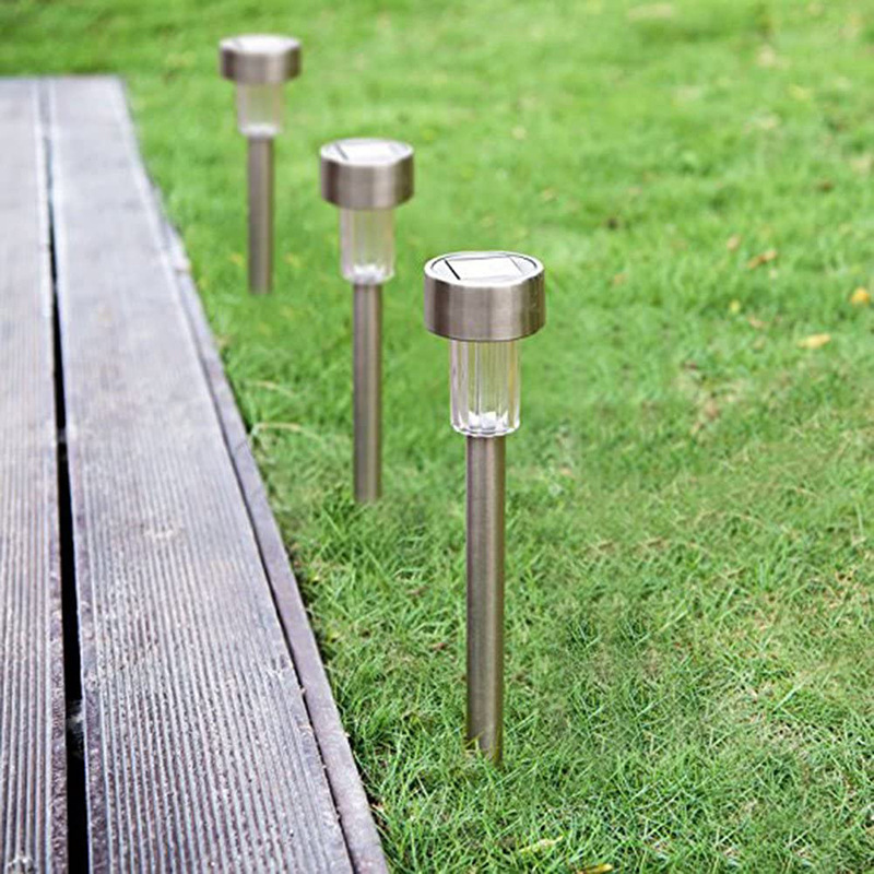 Lawn lights, outdoor lighting, stainless steel solar lights, community villas, gardens, courtyards, ground plug-in landscape lawn lights Application Scenario