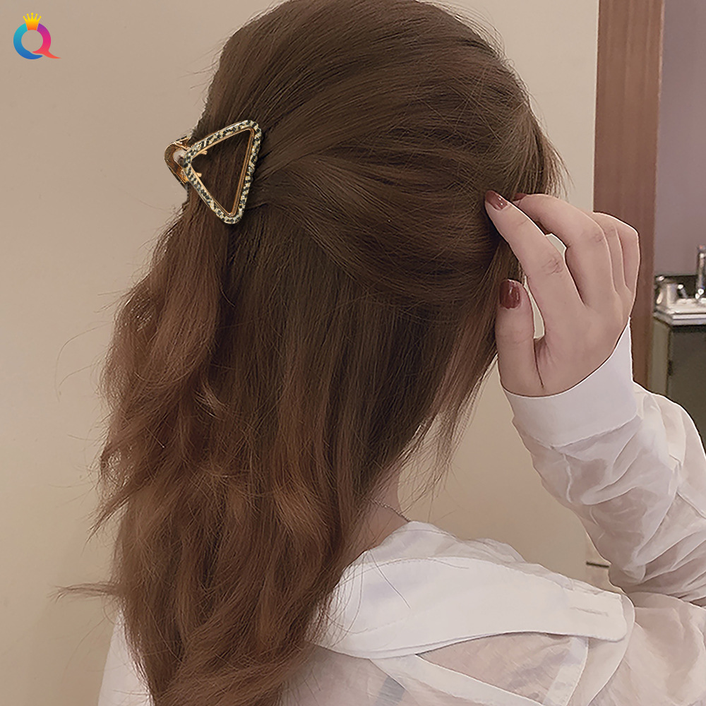 Qiyue Cross-border acetate alloy hair clip, Korean version of the popular medium-sized triangular hollowed-out updo hair clip for women details Picture