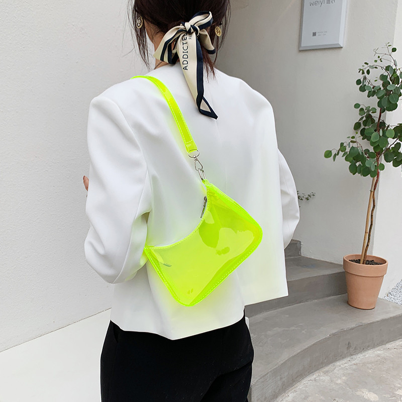 The new summer 2022 trendy Korean-style women's bag, a fashionable crossbody bag, is a trendy and stylish single-shoulder underarm bag full figure