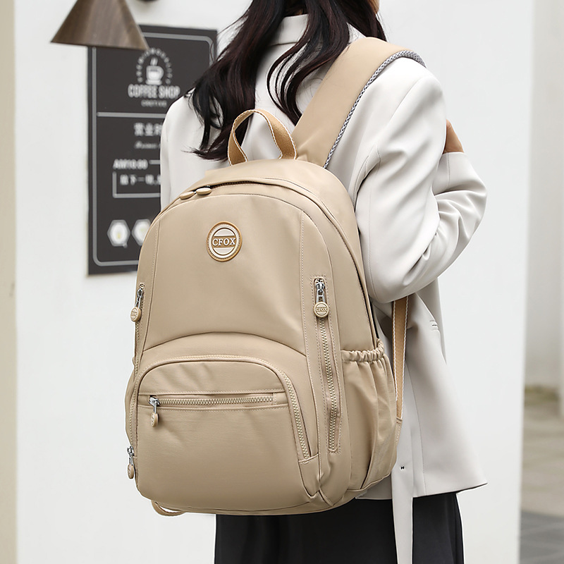 Colorful Fox Cross-border Women's Backpack, large-capacity travel schoolbag, water-resistant nylon student backpack full figure