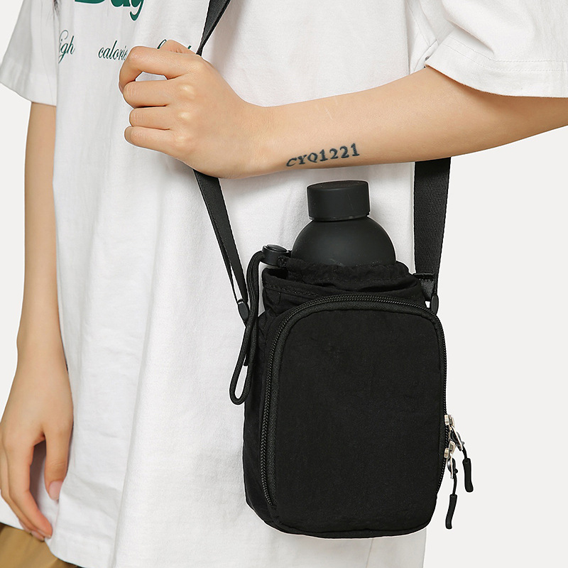 2025 New daily trendy casual sports lightweight hiking bag, trendy casual sports lightweight water cup bag crossbody bag Specification drawing