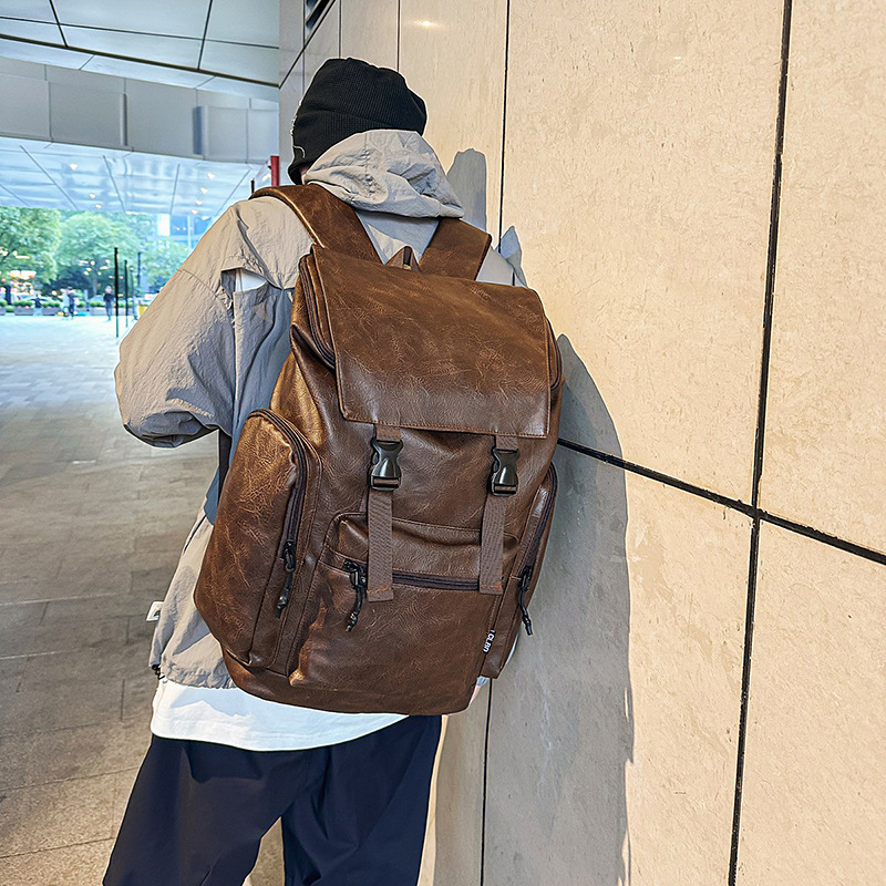 New large-capacity backpack for men, trendy schoolbag, travel for college students, computer backpack, design sense backpack full figure