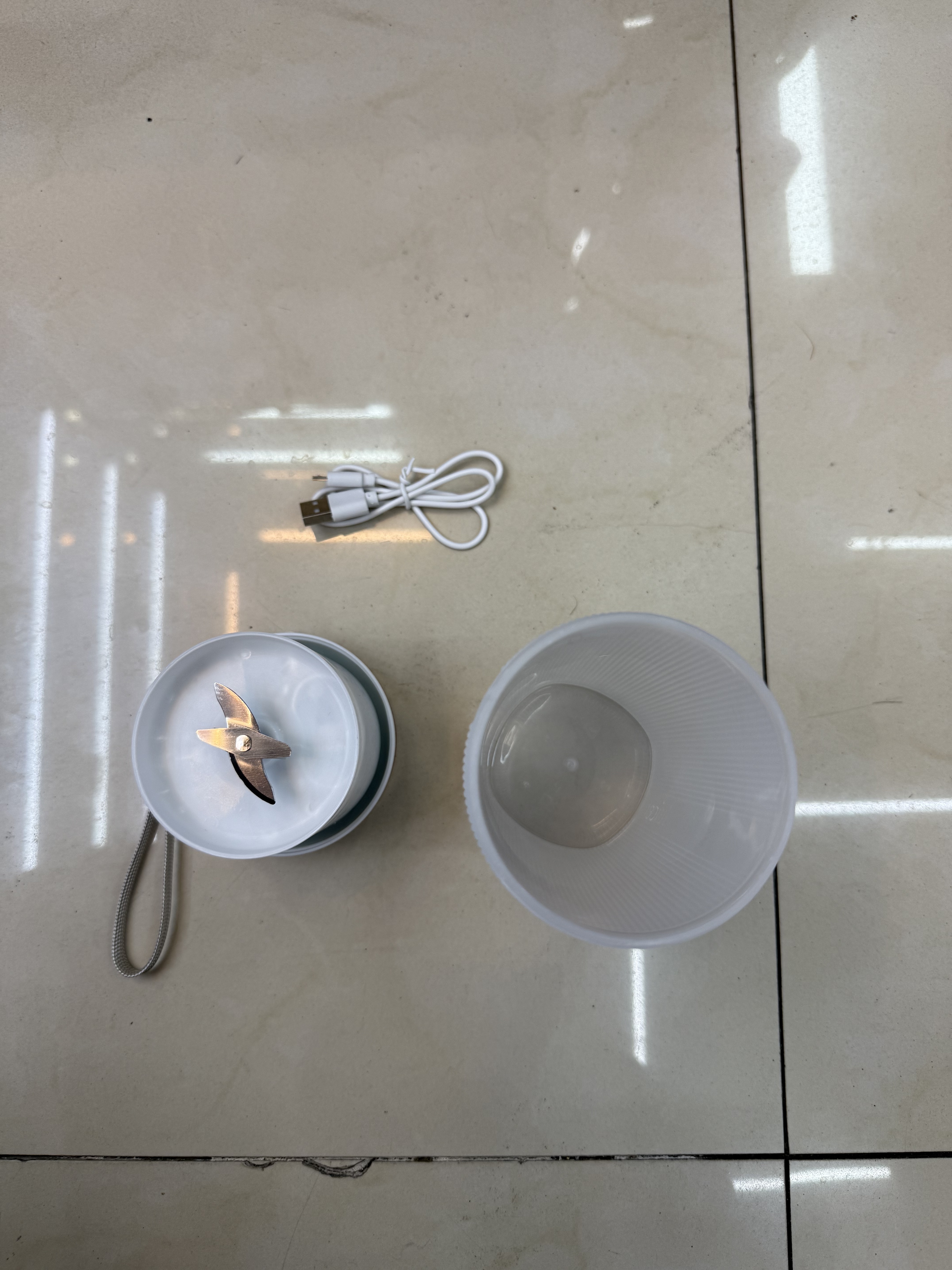 榨汁机/便携式果汁机/榨橙汁机/豆浆机厨具/辅食机产品图