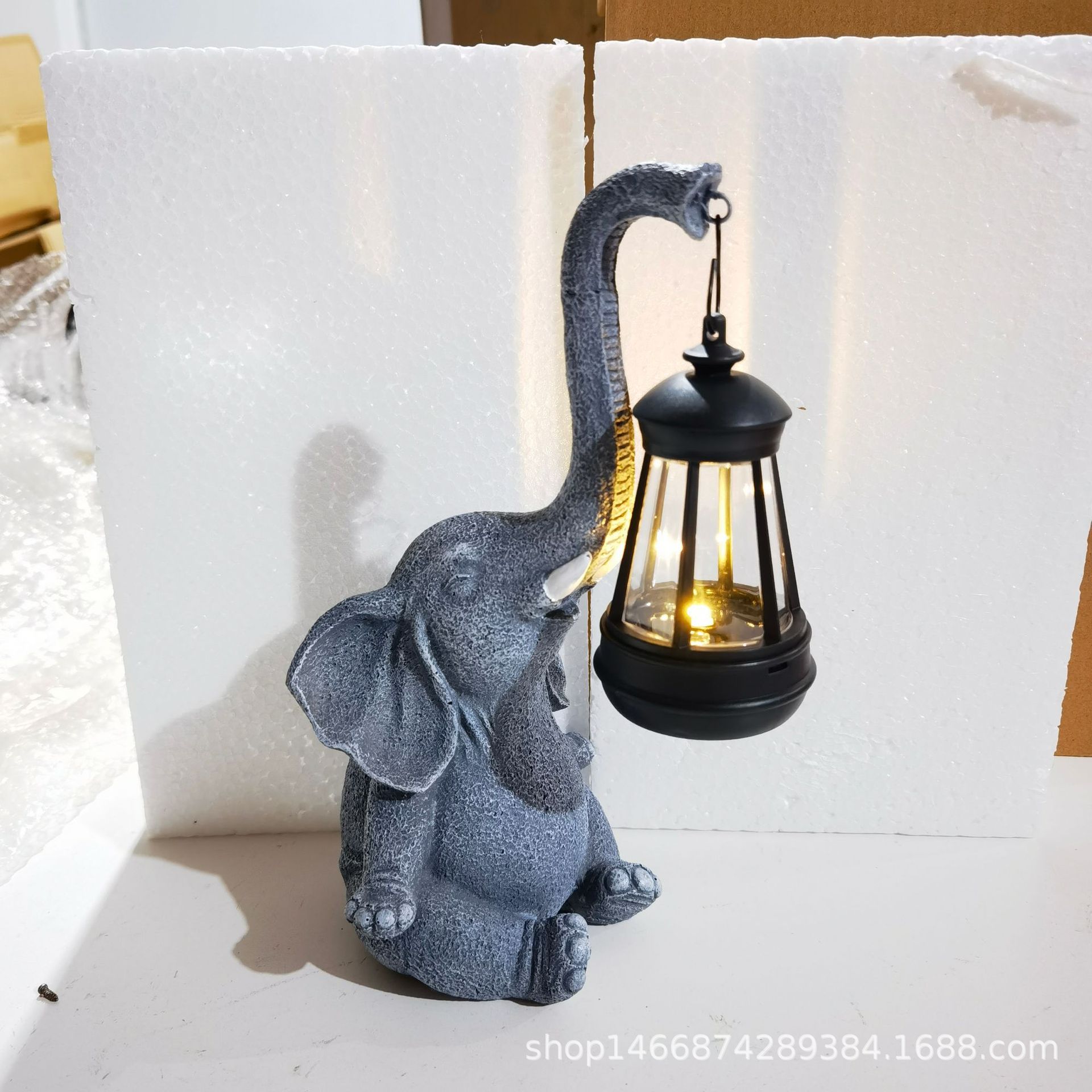 Factory direct supply of elephant solar garden lights, elephant hanging lanterns, LED water flow decorations, outdoor yoga statues, waterproof details Picture