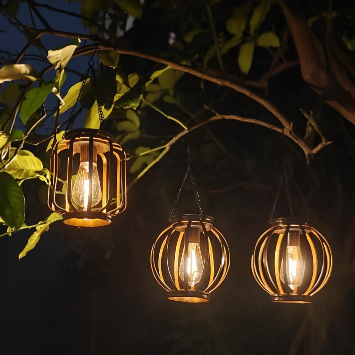 Amazon solar-powered iron lanterns, retro net chandeliers, outdoor garden and courtyard decorations, hollowed-out lanterns, super bright Specification drawing