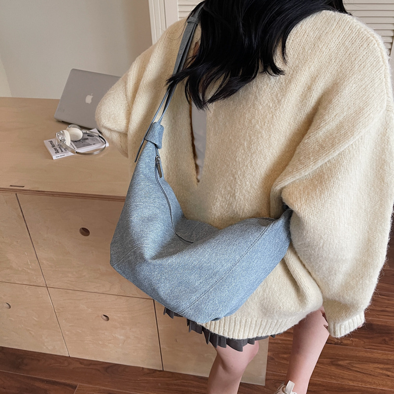 Korean-style denim bag, niche single-shoulder dumpling bag for women, 2024 new versatile and casual underarm bag, trendy crossbody bag Specification drawing