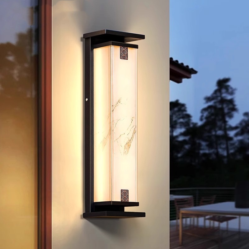 New Chinese-style solar wall lamps, outdoor waterproof garden lamps, outdoor terrace and balcony lamps, villa entrance and home column lamps full figure