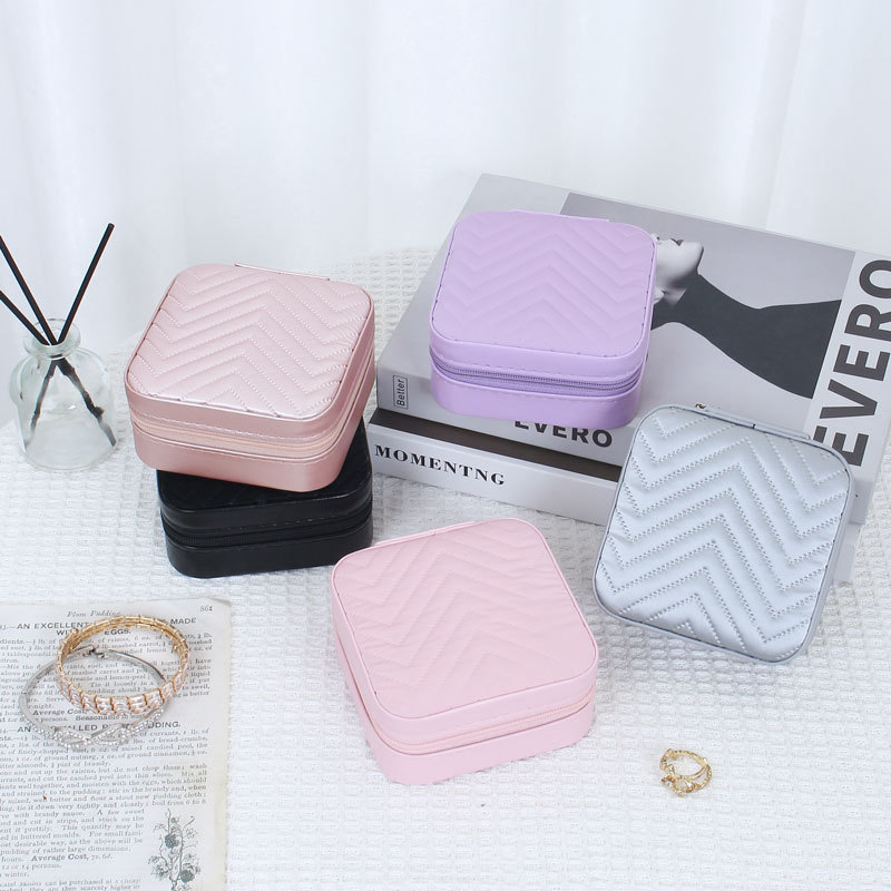 Mini gilded jewelry box, ins accessories, necklace and ring storage box, travel portable jewelry box, ring bag, cross-border full figure